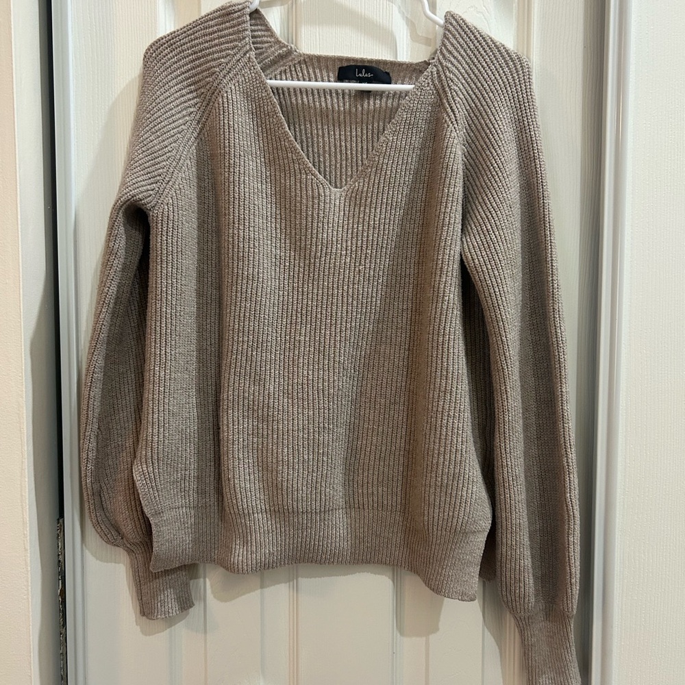 Lulu's Taupe V-Neck Ribbed Sweater